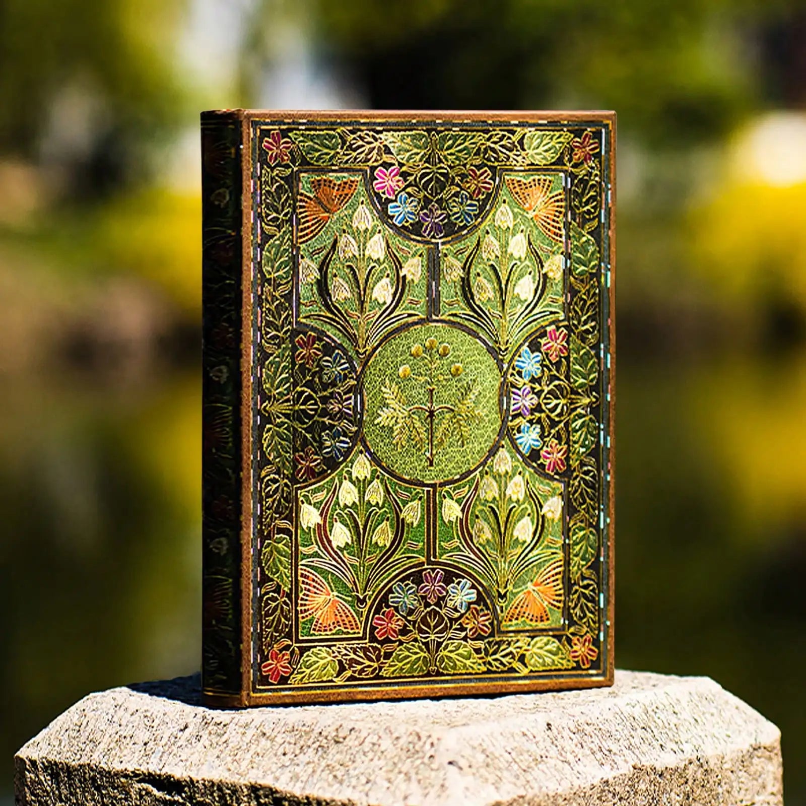 Vintage Floral Gold Foil Journal - 256 Pages Luxury Hardcover Diary with Butterfly Pages